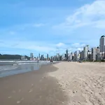Apto No Centro De Balneario Camboriu Qz1935